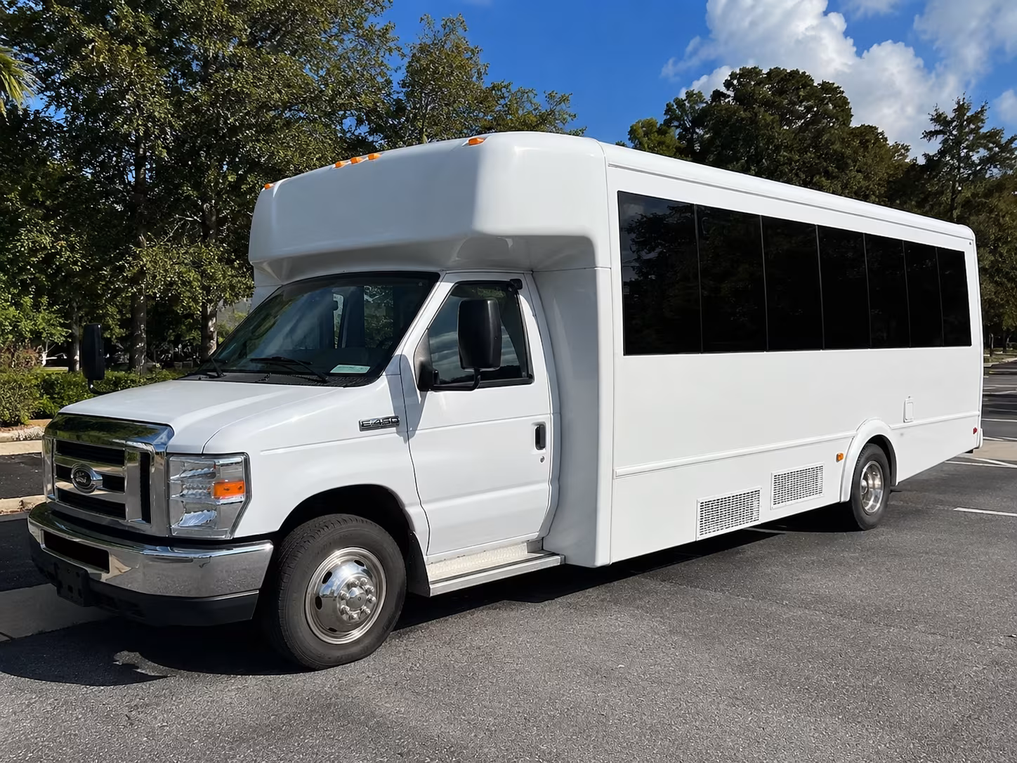 Phoenix Birthday, Sweet 16, & Quinceañera Transportation party bus exterior