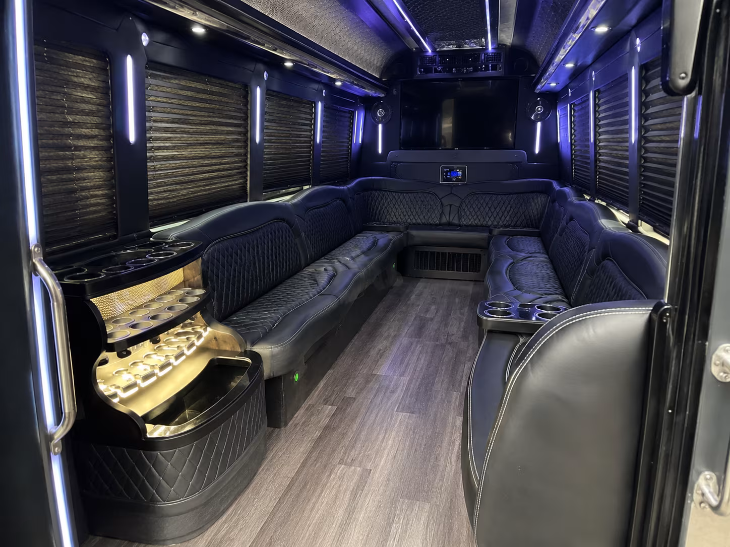 Phoenix Winery Tour & Pub Crawl Transportation party bus exterior
